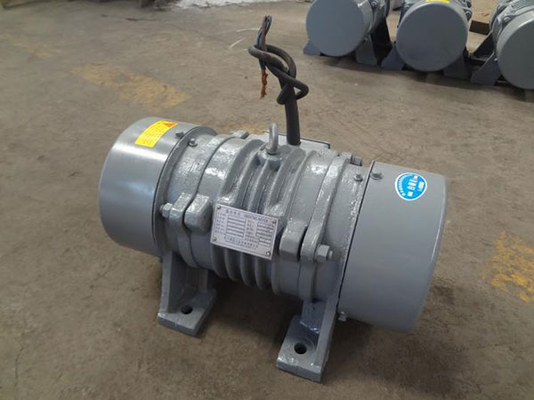YZO系列振動(dòng)電機(jī) YZO系列振動(dòng)電機(jī)