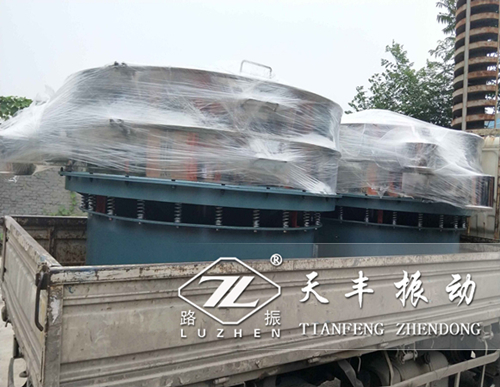 寧夏TS2000振動篩已發貨,丁經理請注意查收！